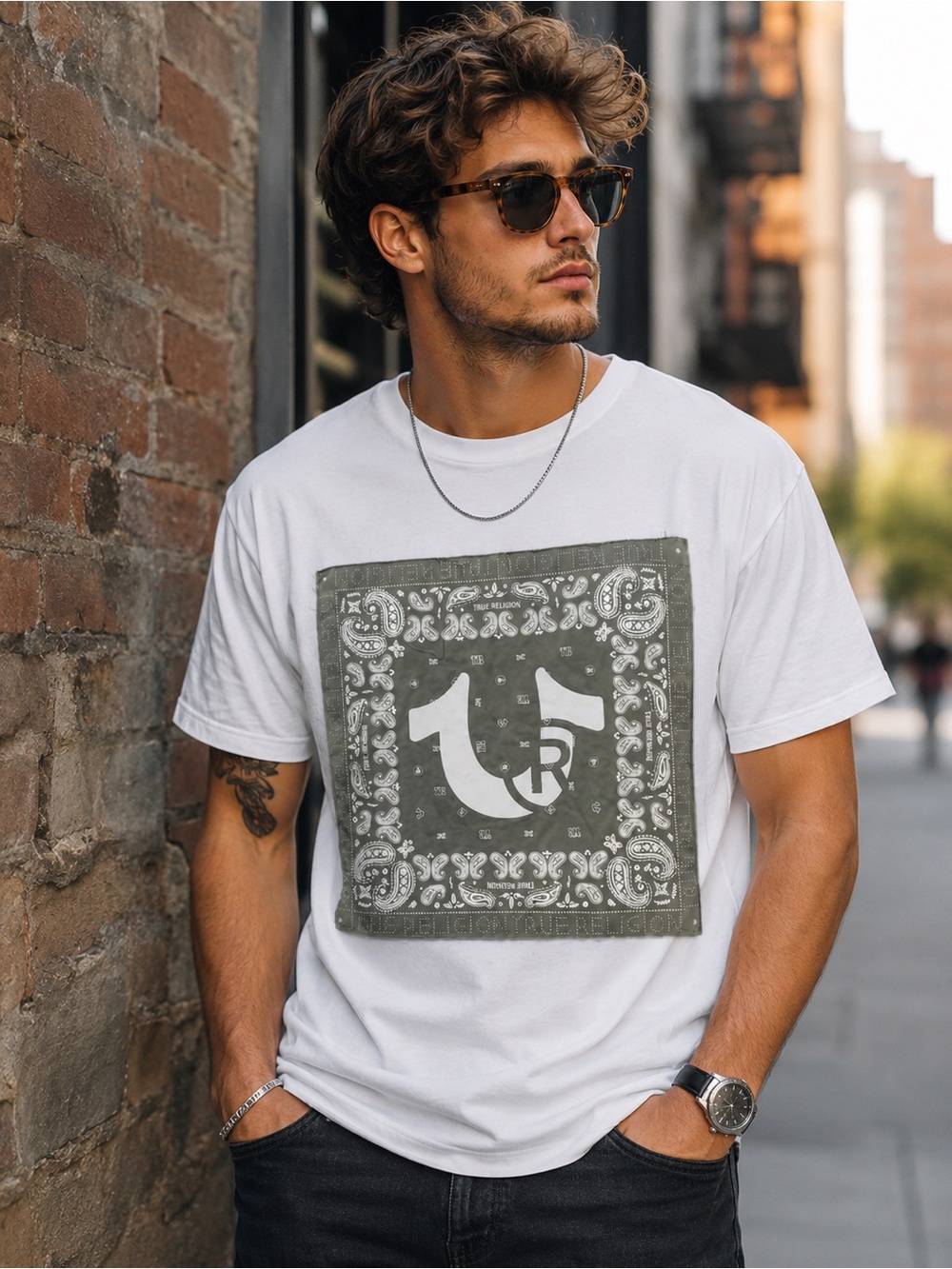 True Religion Men’s Bandana Logo Graphic T-Shirt White 100% Cotton Size L